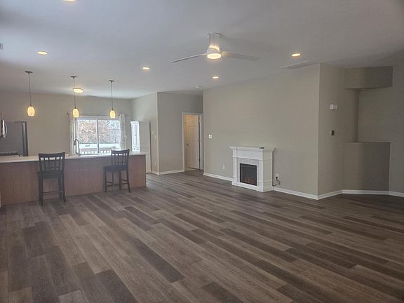 2nd image of 1036 Crimson Clover Way