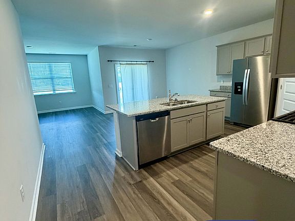 3rd image of 362 Respite St