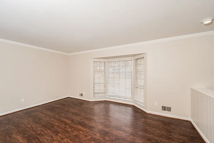 1317 Winola Ln — Photo 6