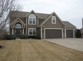 1305 SW Whistle Cir, Lees Summit, MO 64082