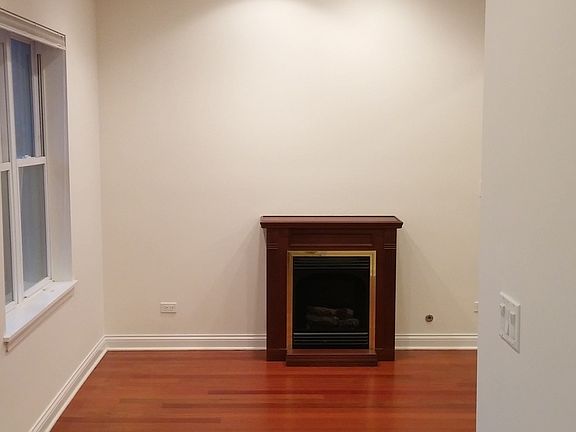3rd image of 3501 W Wilson Ave #02