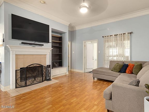 2nd image of 115 Tulip Tree Ln