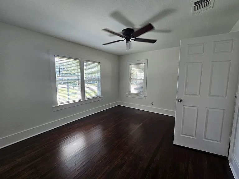 806 W Spring St — Photo 18