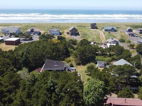 5th image of 945 Cohasset Dunes Ln W