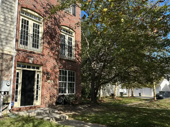 22932 Rose Quartz Sq, Ashburn, VA 20148