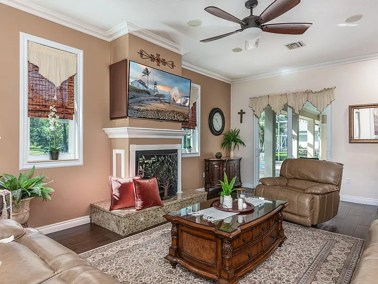1064 SW Pigeon Plum Way — Photo 11