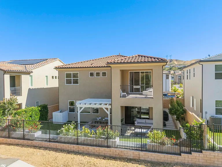 19212 Blackthorn Dr — Photo 60
