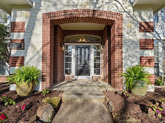 4th image of 2633 Courtside Ln