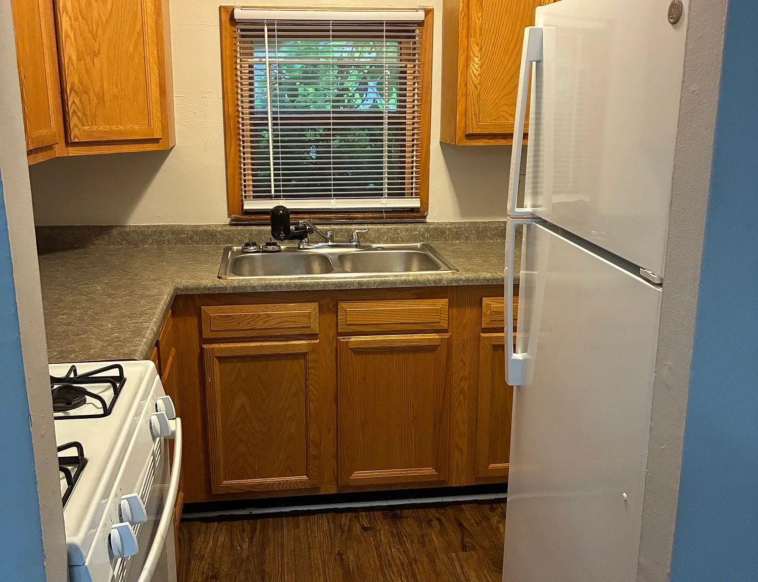 2 bed, 562 sqft, $745 — Photo 4