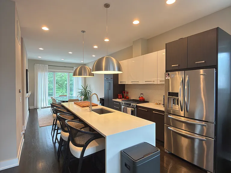 733 N Elizabeth St #2 — Photo 4