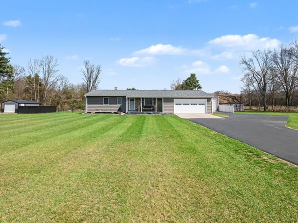 63253 30th St, Lawton, MI 49065