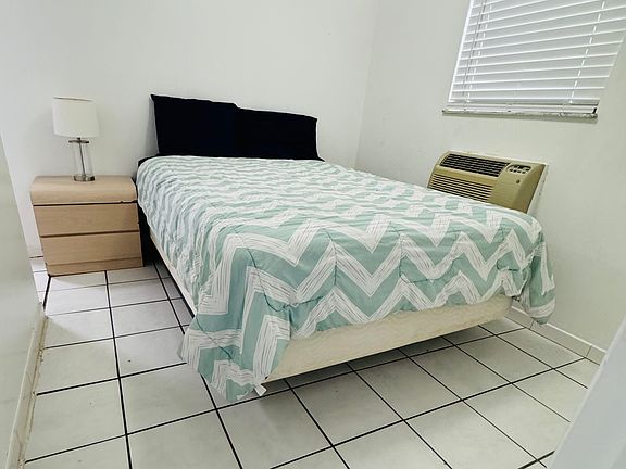 5th image of 1819 Wilson St #12A