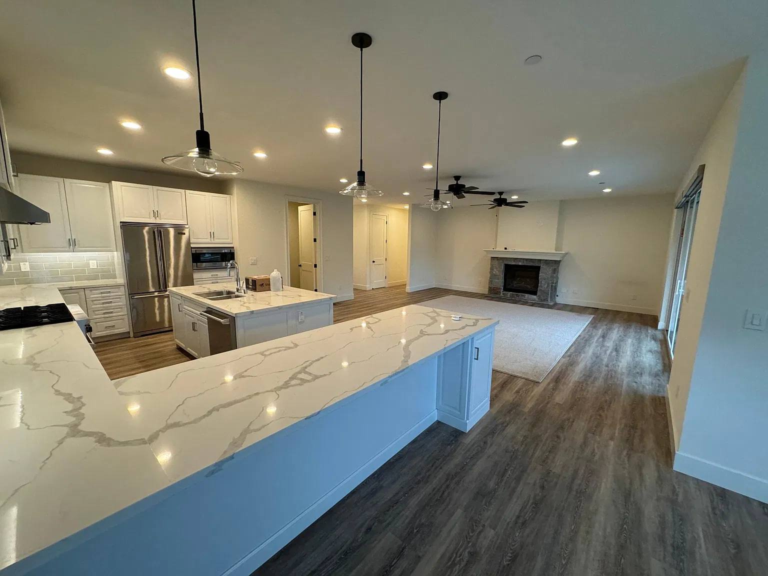 3 bed, 2000 sqft, $5,000 — Photo 4