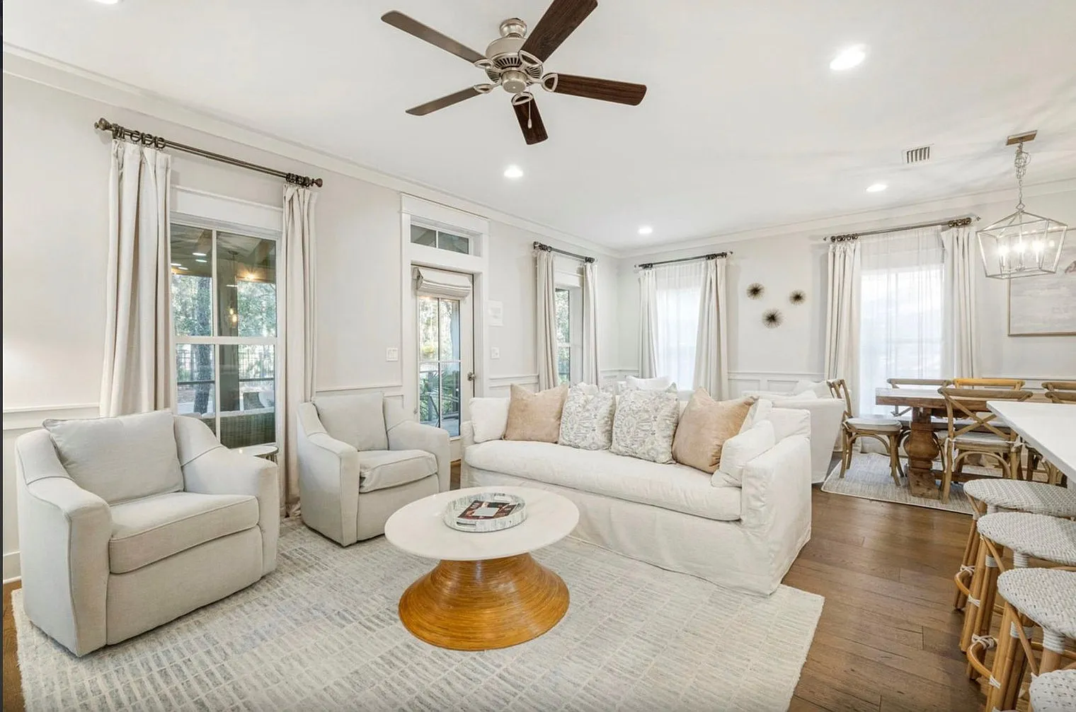 4 bed, 4.0 bath, 2163 sqft, $8,366 — Photo 2