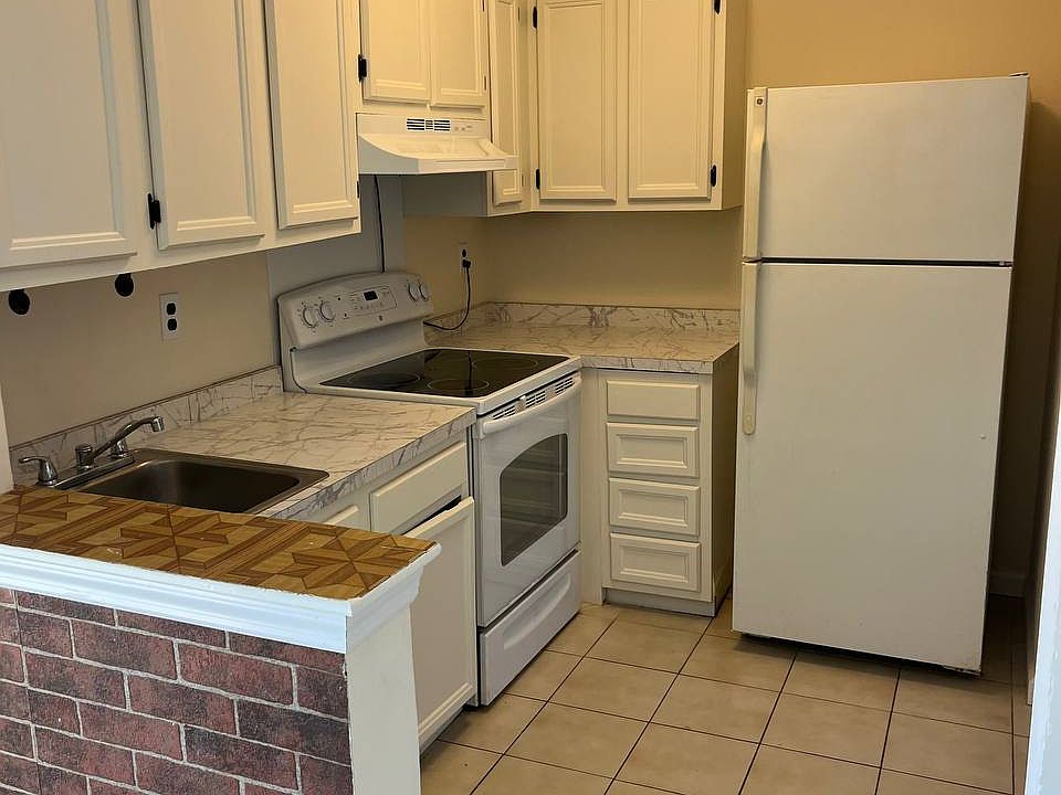1st image of 20 Sprat St #1
