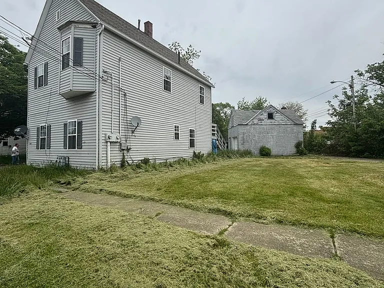 1421 Long Ave — Photo 62