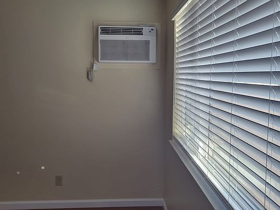 3rd image of 516 Granger Ter APT 3