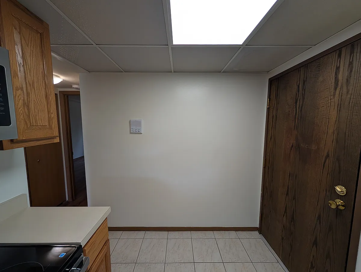Building Photo - 10337C Dearlove Rd #101
