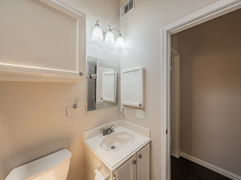 6402 Valleybrooke Ct — Photo 18