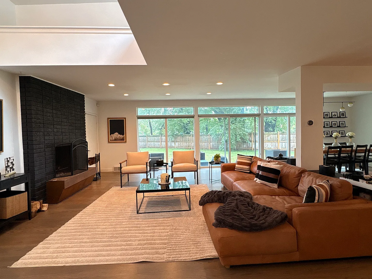 3 bed, 1163 sqft, $3,500 — Photo 2