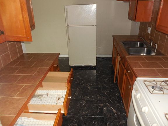 4th image of 585 Heritage Dr #1202