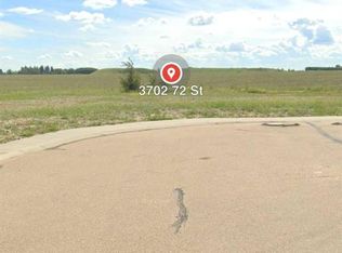 3702 72nd St, Camrose, AB T4V3V2