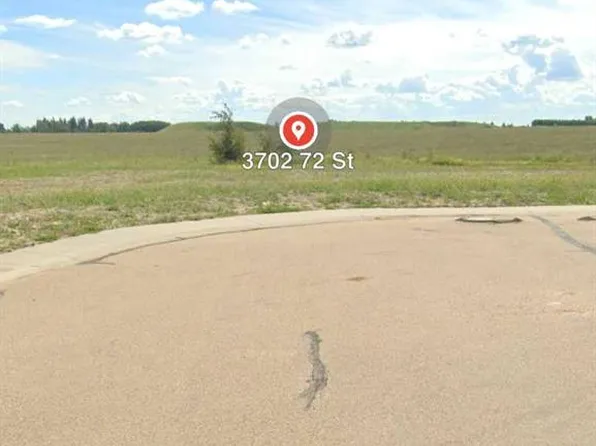 3702 72nd St, Camrose, AB T4V 3V2