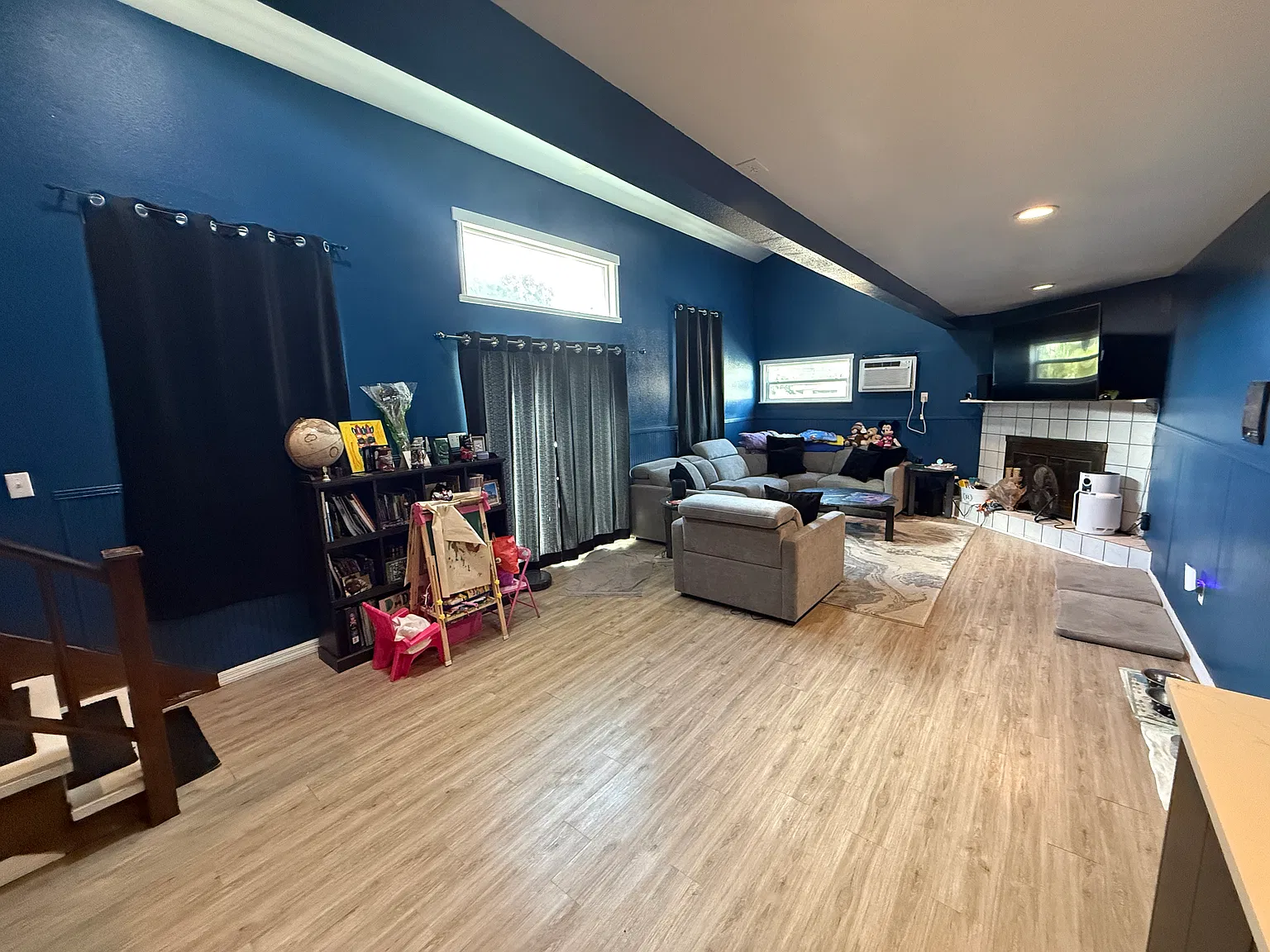 4 bed, 1964 sqft, $3,995 — Photo 4