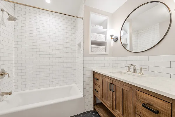 Sold by Compass | media 20