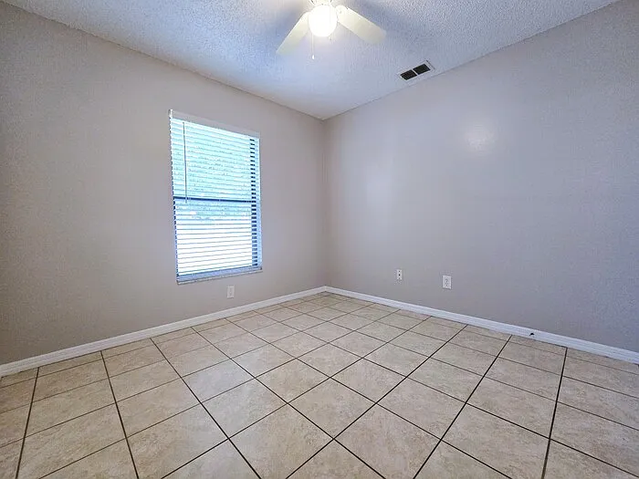 1423 Montana Ave — Photo 21