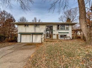 7320 W 89th St, Overland Park, KS 66212