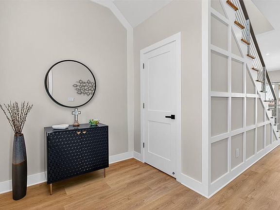 5th image of 301 79TH STREET S