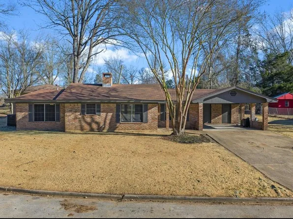 1414 Catalpa St, Center, TX 75935