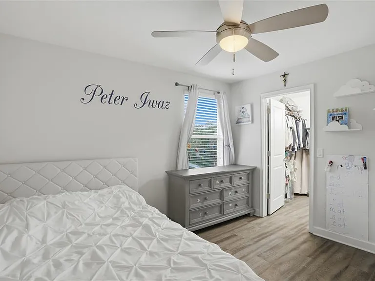 11007 Sycamore Woods Dr — Photo 32