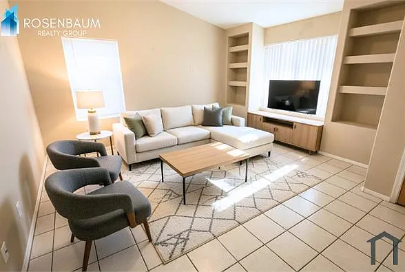 10326 W Missouri Ave — Photo 3