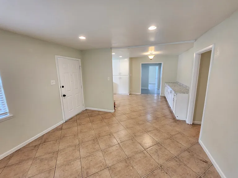 120 Glenhaven Dr — Photo 2