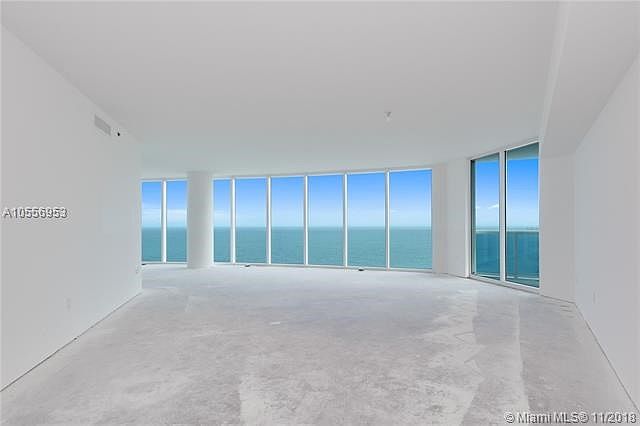 TRUMP #1805 Living Room.