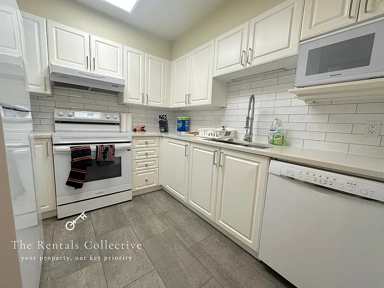 223 Mountain Hwy #203 — Photo 5