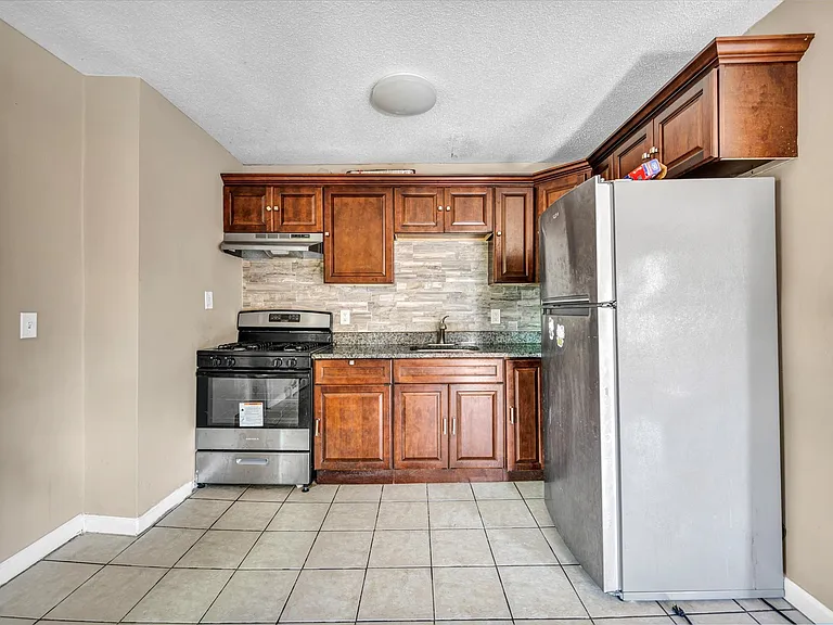 63 Seyms St #3 — Photo 17