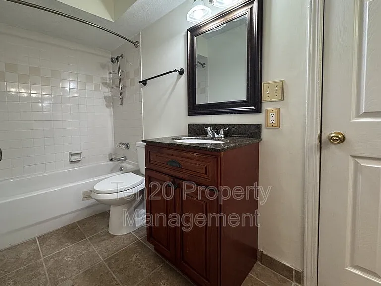 6446 Gloucester Ct — Photo 22