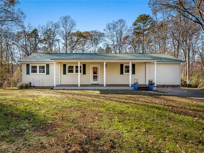 557 Greenbriar Dr, Seneca, SC, 29678