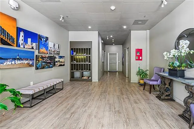 1 bed, 1.0 bath, 836 sqft, $1,950 — Photo 3