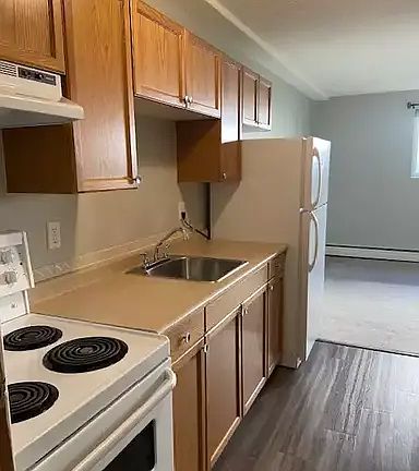 2nd image of 10633 112th St NW #107