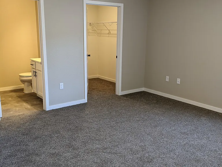 Gateway Place Apartments — Photo 131