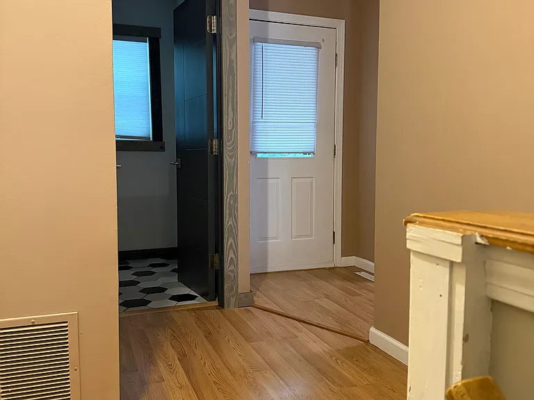 100 Northampton Ln #12 — Photo 2