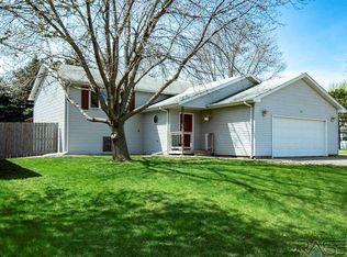 5813 W 16th St, Sioux Falls, SD 57106