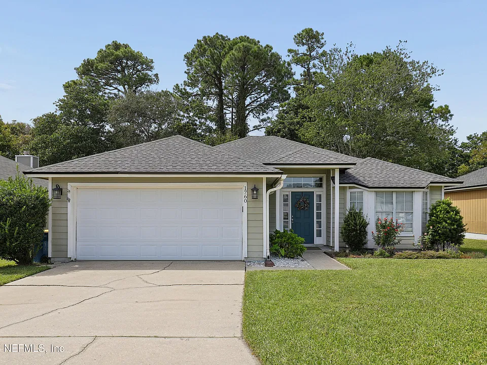 1760 Chandelier Cir W