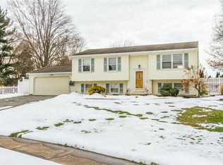 49 Kimbrook Cir, Rochester, NY 14612