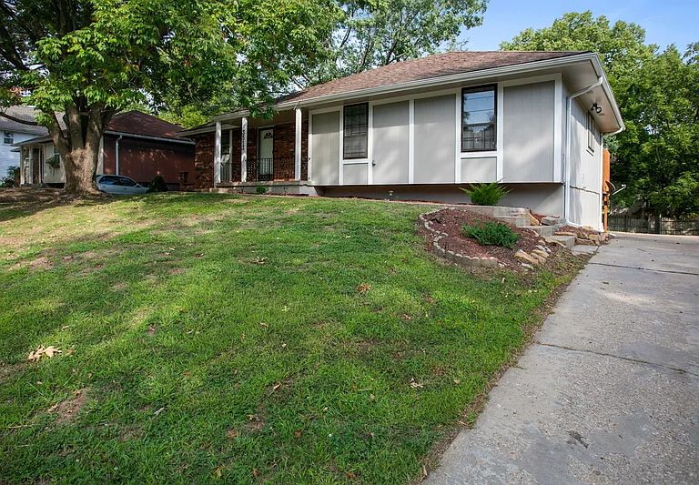 3513 NE Stanton St — Photo 4