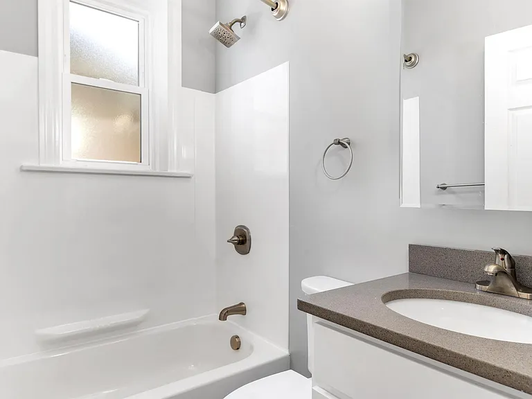1917 Crane Ave #2 — Photo 4